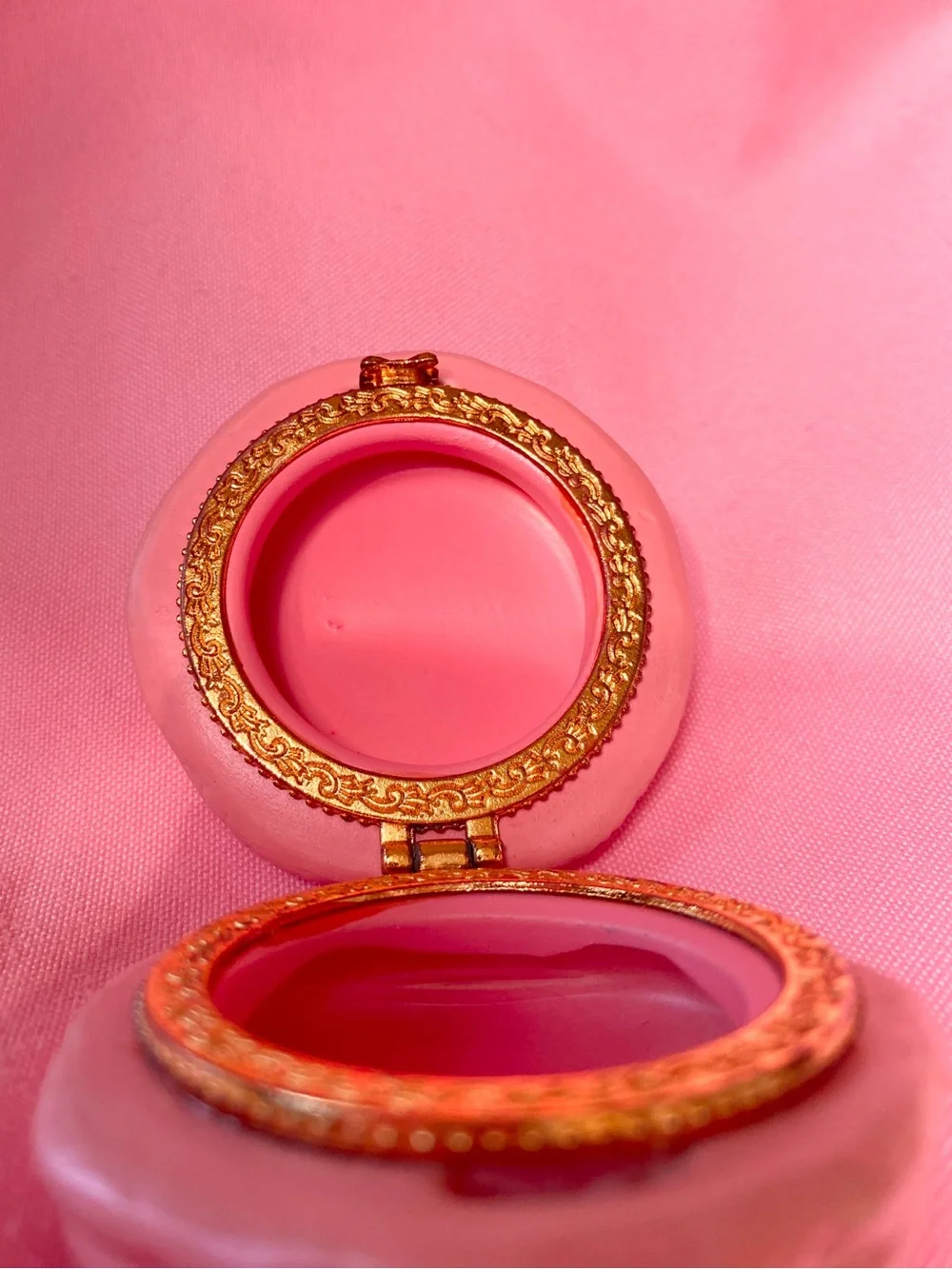 Pink Macaron Box Trinket Gold Bow Decor Trinket Gift French Cookie Paris Dessert - Picture 6 of 6